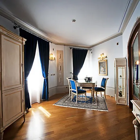 La Lanterna Hotel